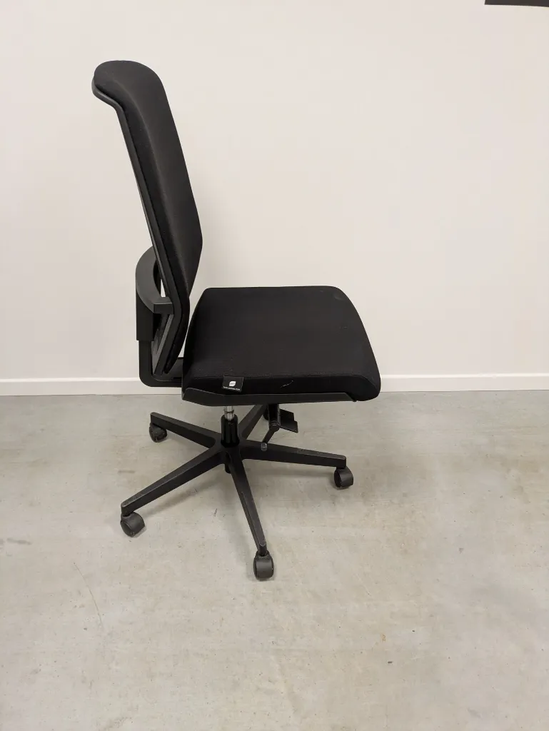 Chaise de bureau noire