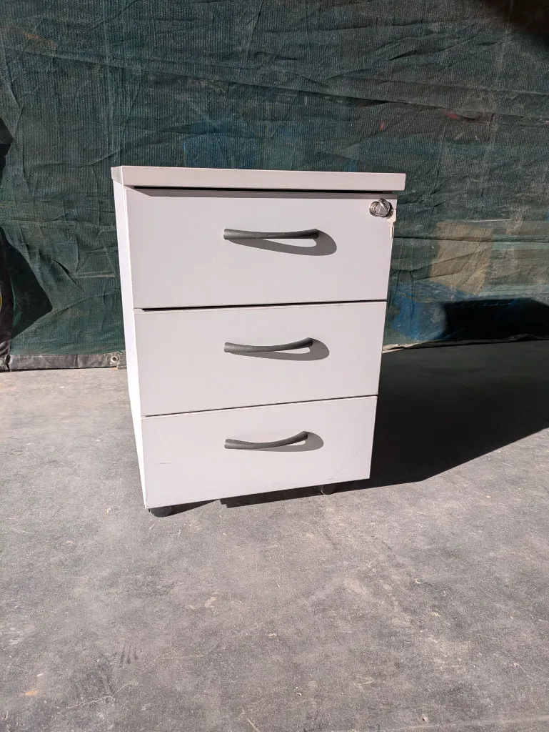 Meuble de bureau 3 tiroirs (photo 2)