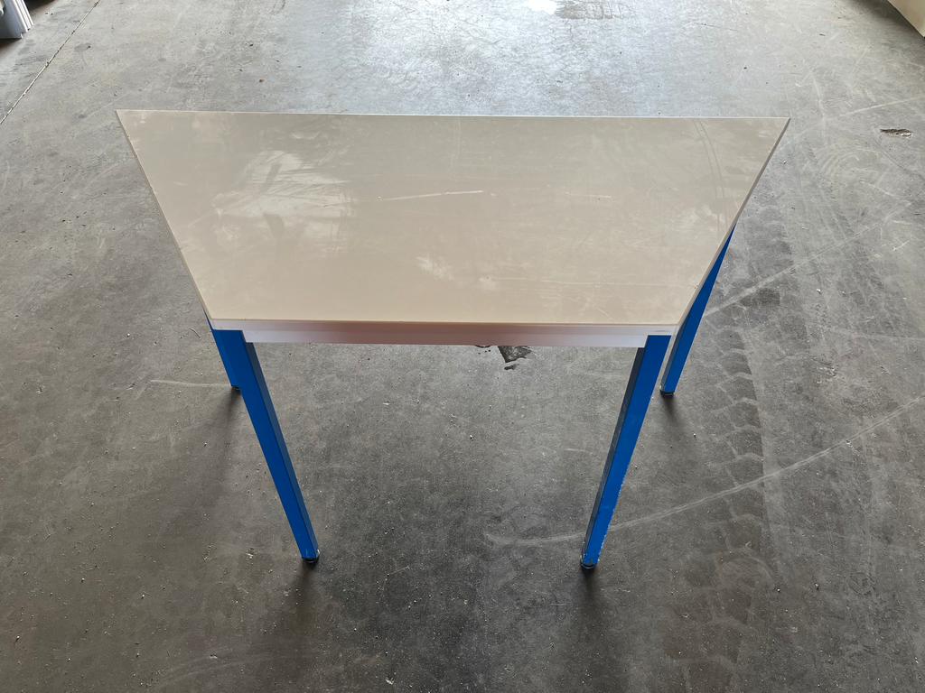Table modulable trapèze pied métallique 