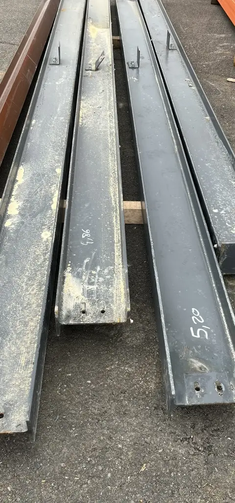 Poutrelle profile IPN en acier L 4,86 m l 11 cm x H 22 cm 