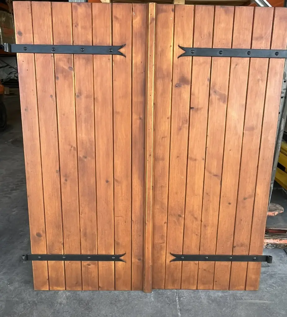 Volet en bois 2 battant l 120 cm x H 138 cm