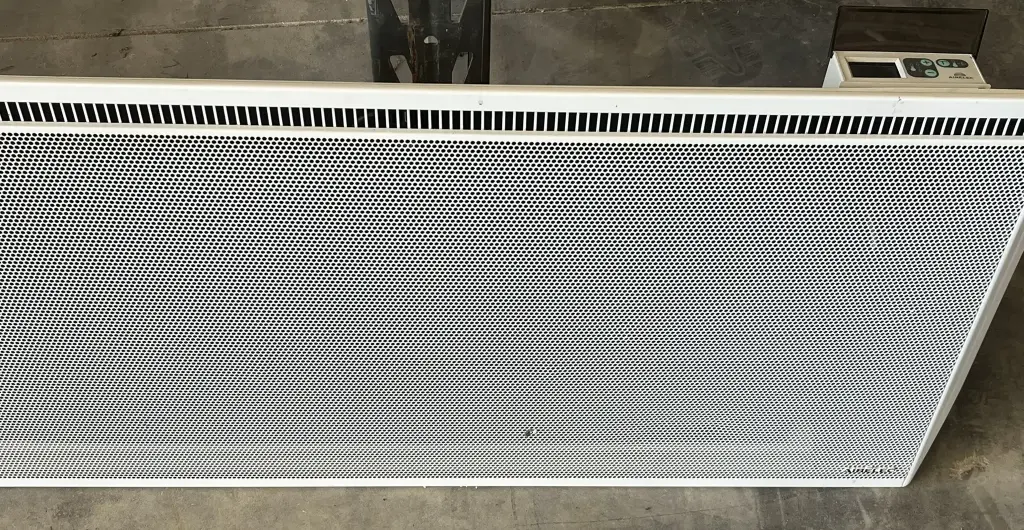 Radiateur électrique 1500 W L 85 cm H 48 cm    