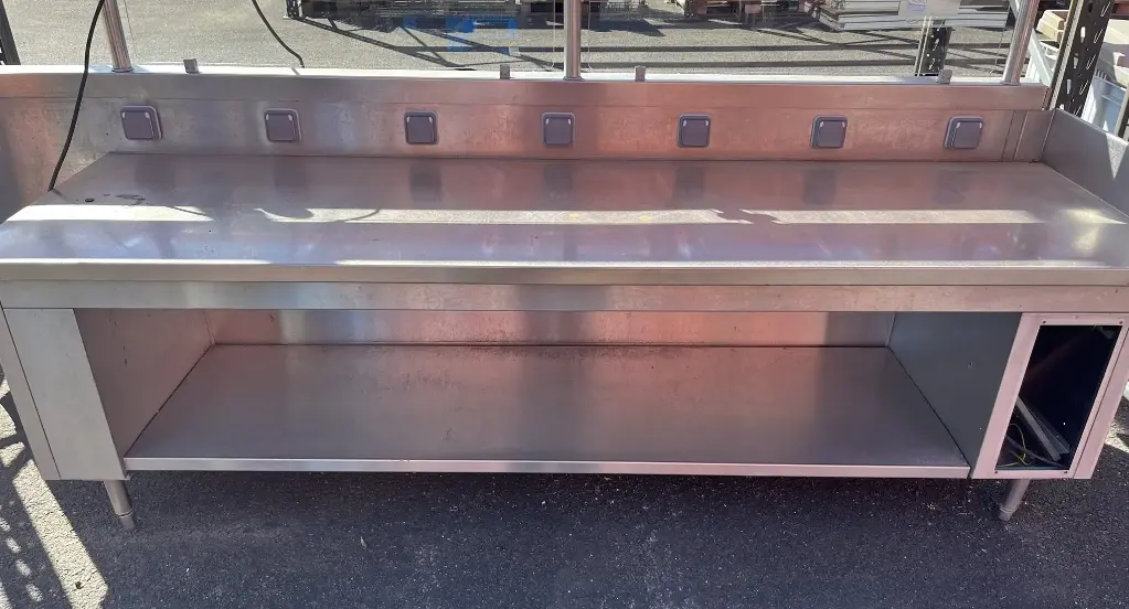 Plan de travaille de self en inox L 3,00 m l 1,15 m H 1,30 m