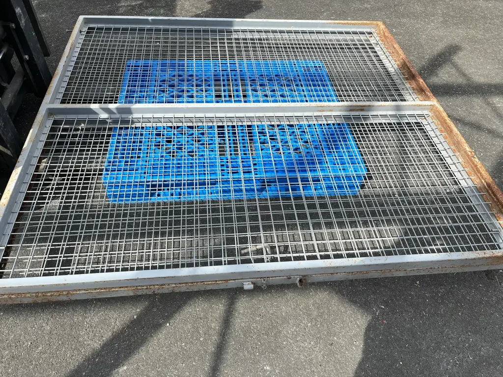 Cloison grillagée en acier l 186 cm H 198 cm