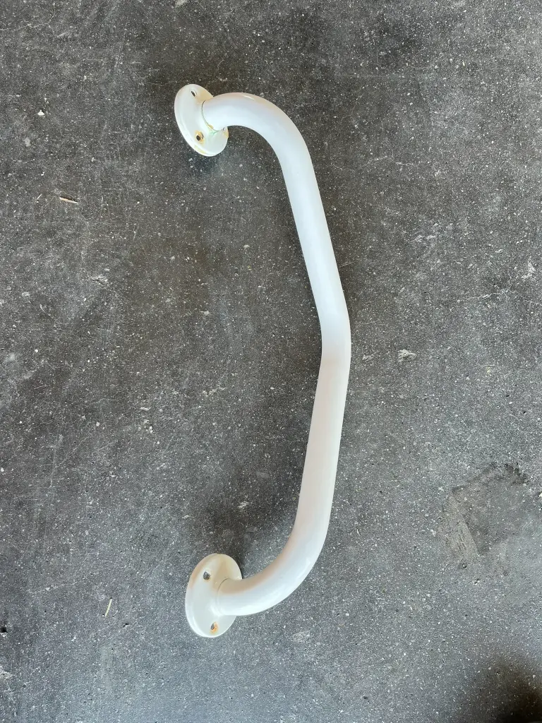 Barre de relèvement coudee