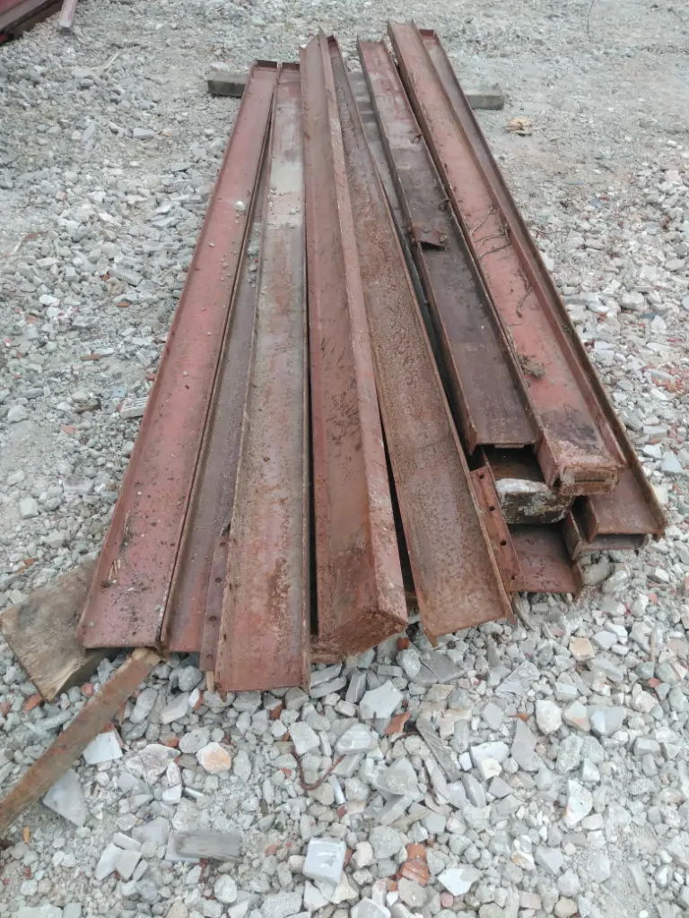 Poutrelle profile IPN en acier L 3,70 m l 7 cm H 16 cm 