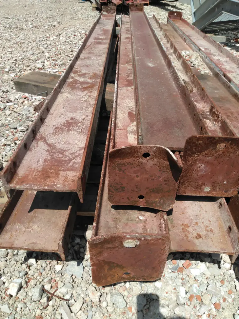 Poutrelle profile IPN en acier L 4,70 m l 10 cm x H 20 cm 