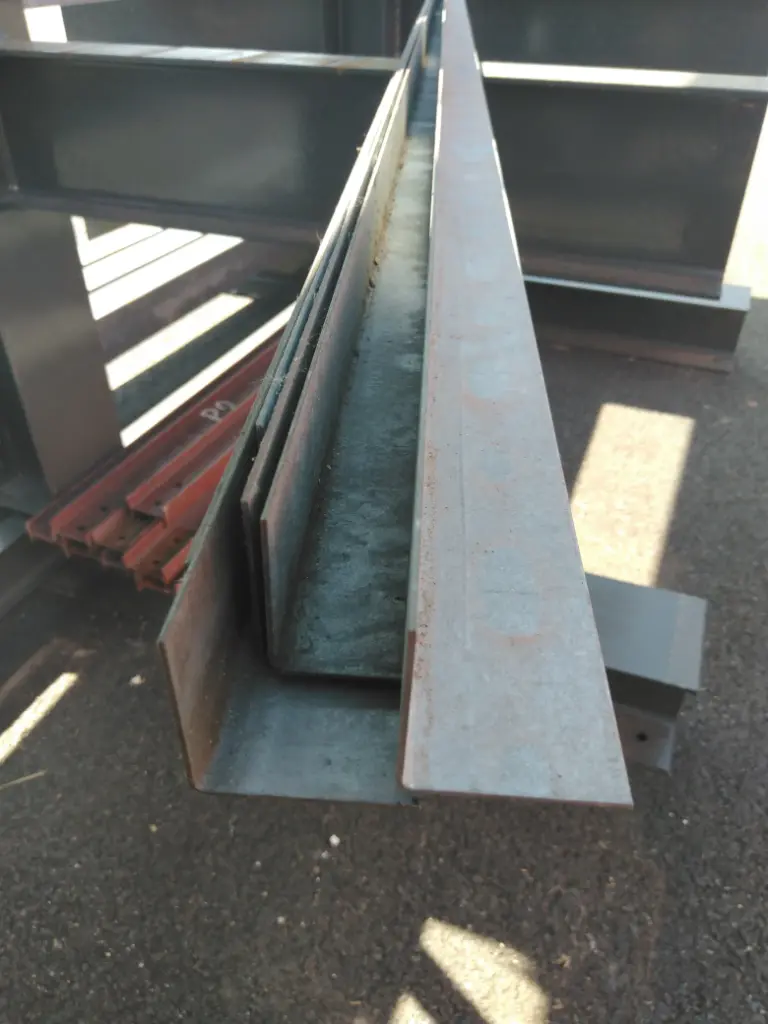 Cornière acier galvanisé L 3 m 4 x 4 ep 1 mm