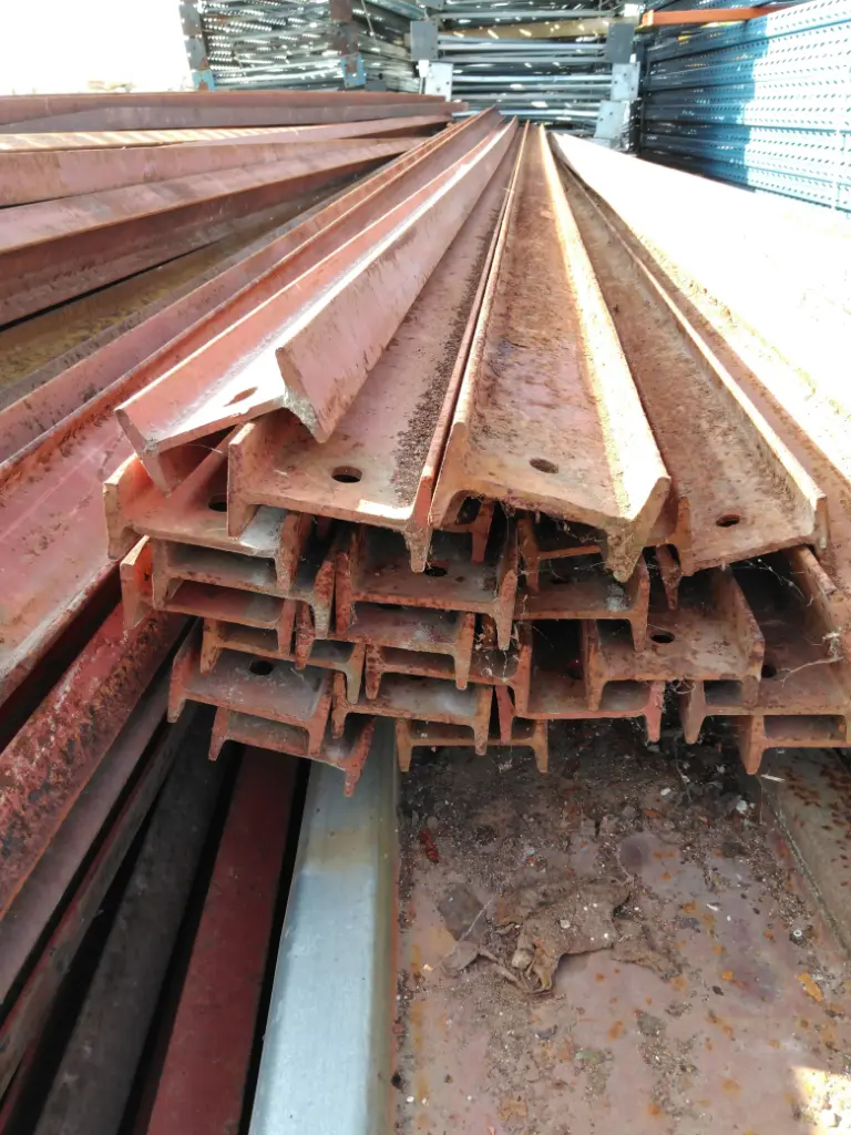 Poutrelle profile IPN en acier L 4,80 m l 4 cm x H 8 cm   