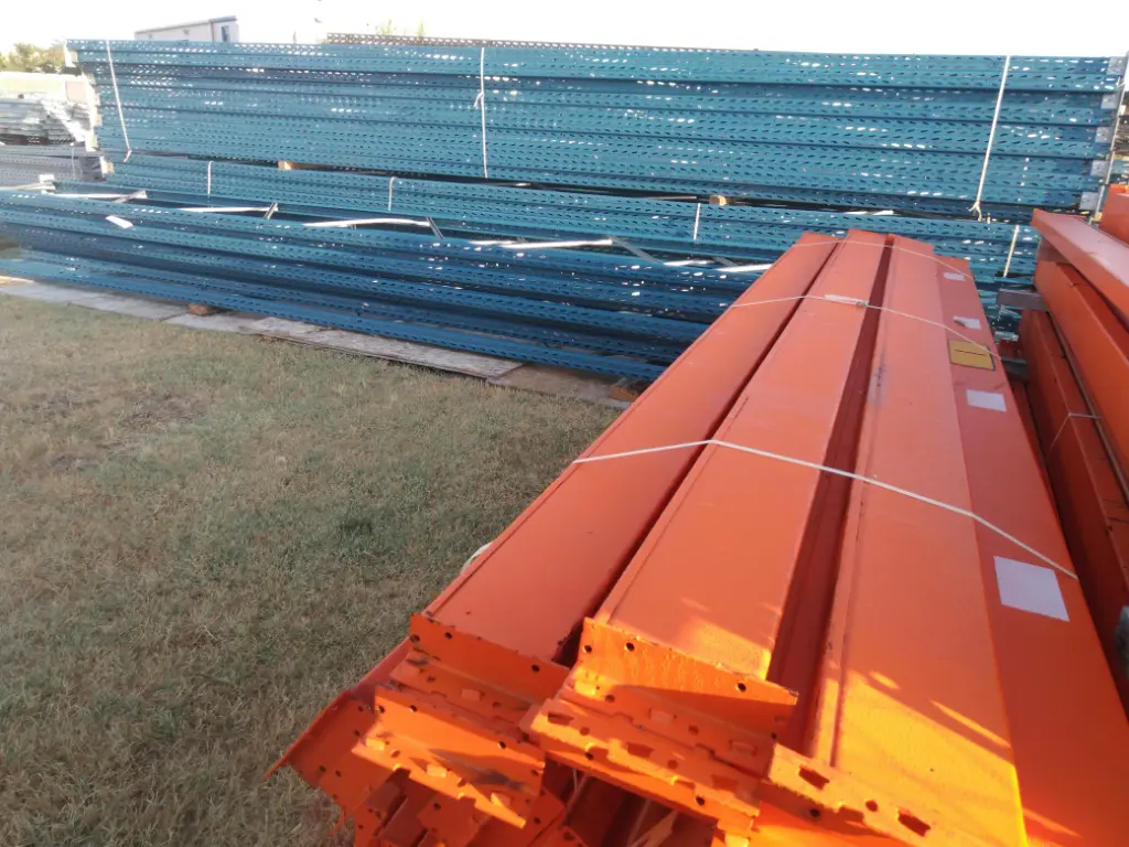 Rack à palettes 2 échelle 6 lisse L 3,68 m l 1,04 m H 8,26 m 