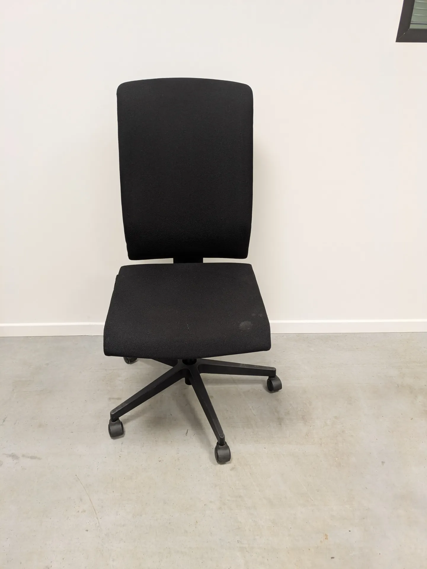 Chaise de bureau noire