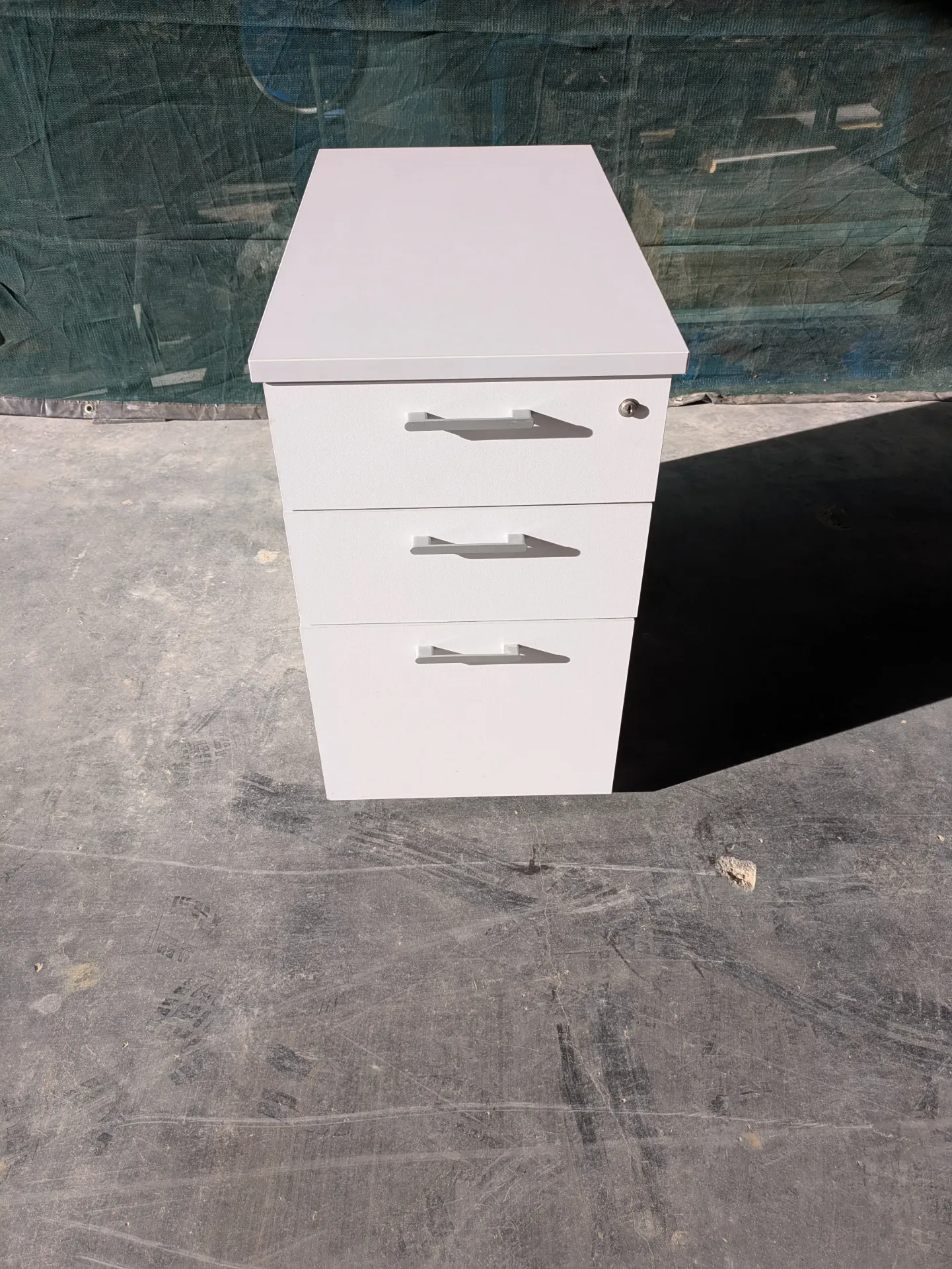 Meuble de bureau 3 tiroirs H : 73 cm largeur : 45 cm profondeur : 80 cm