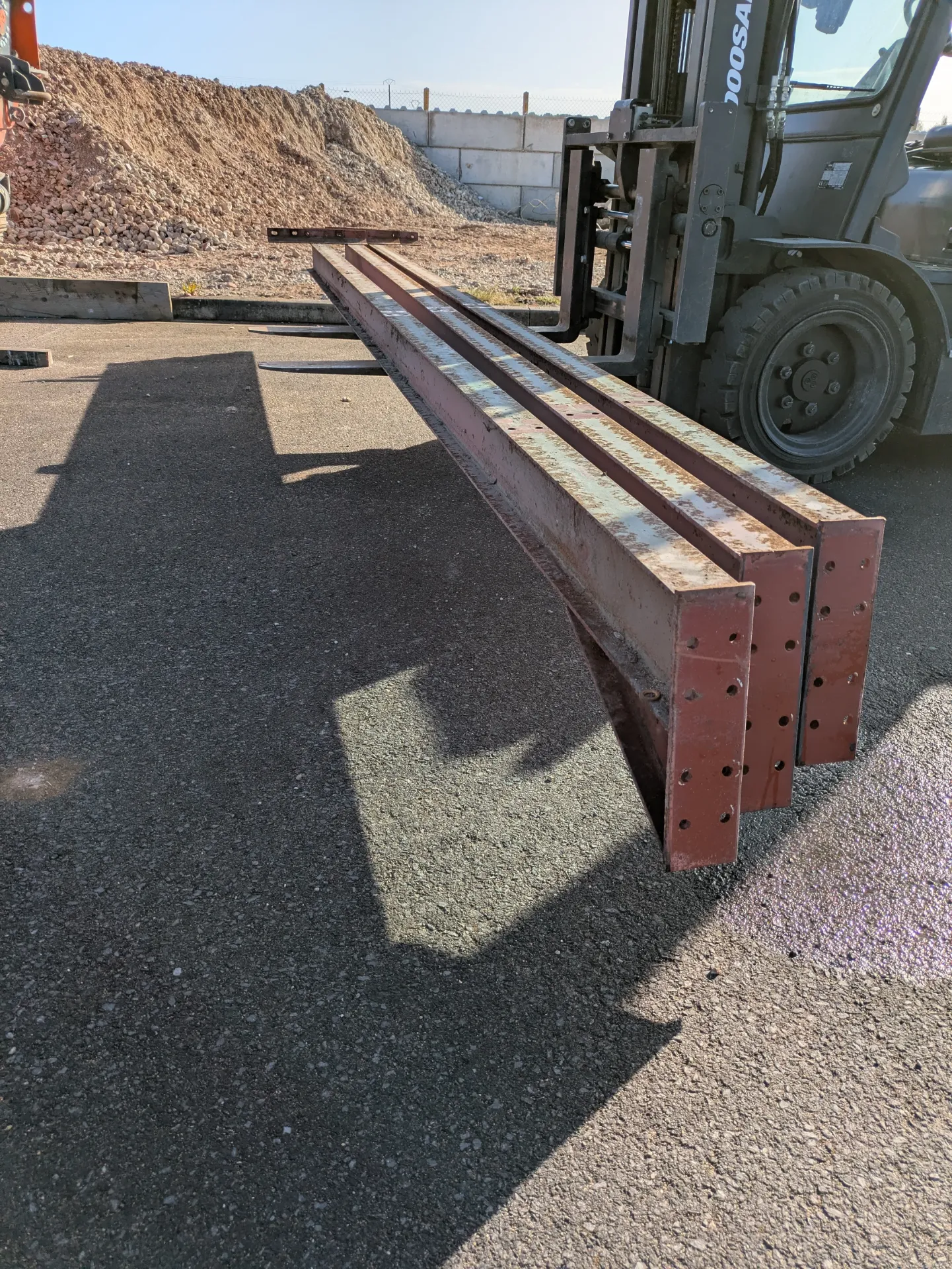 Poutrelle profile IPN en acier L 4,85 m H 16 cm x l 8 cm