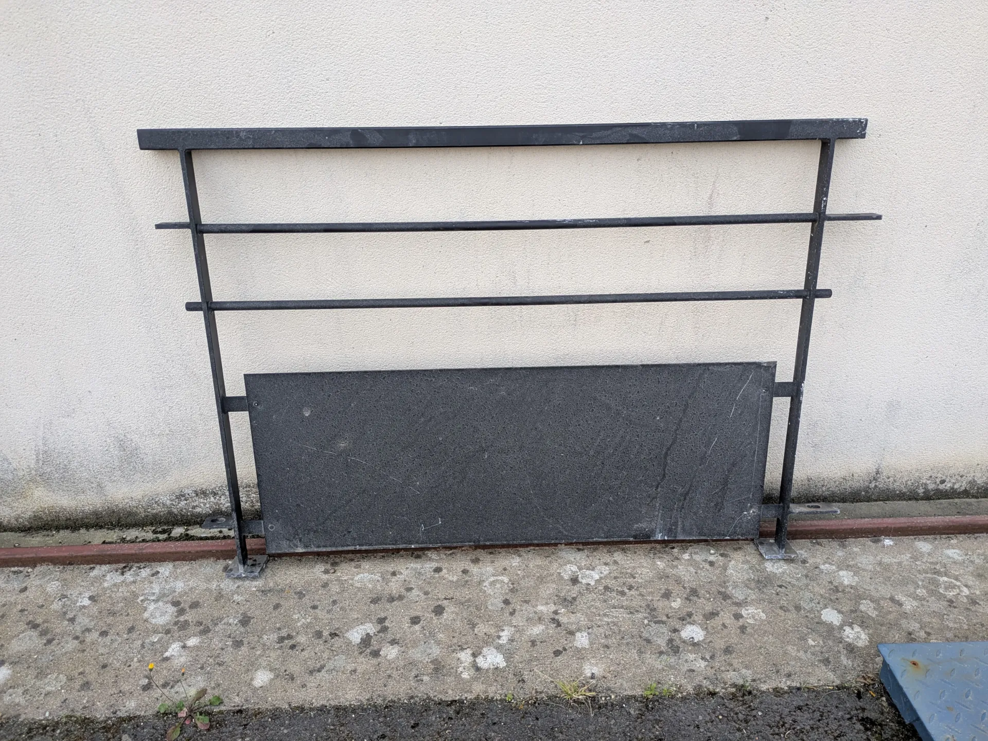 Garde corps hauteur 1m largeur 1m45