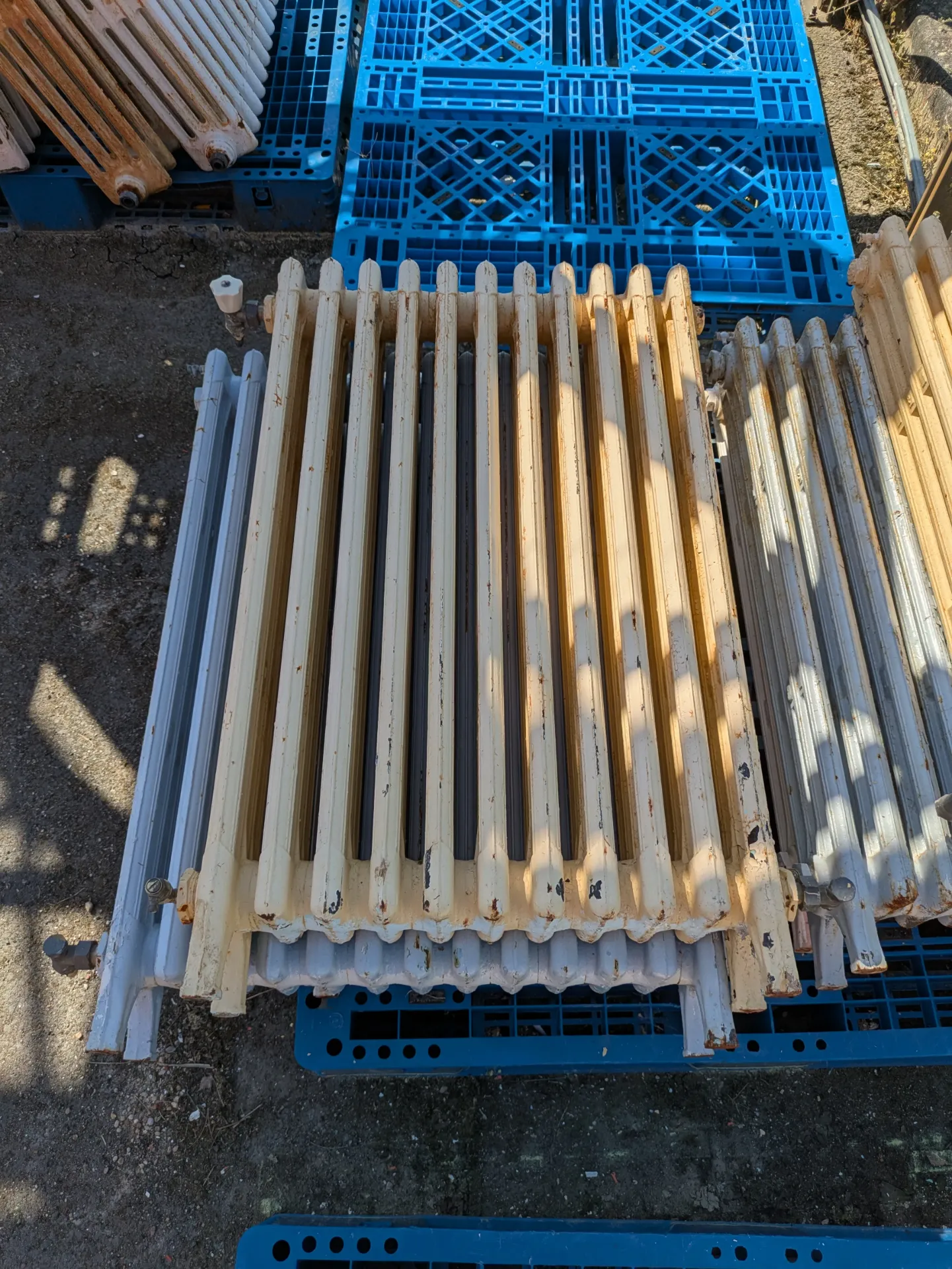 Radiateur fonte avec pieds 11 éléments