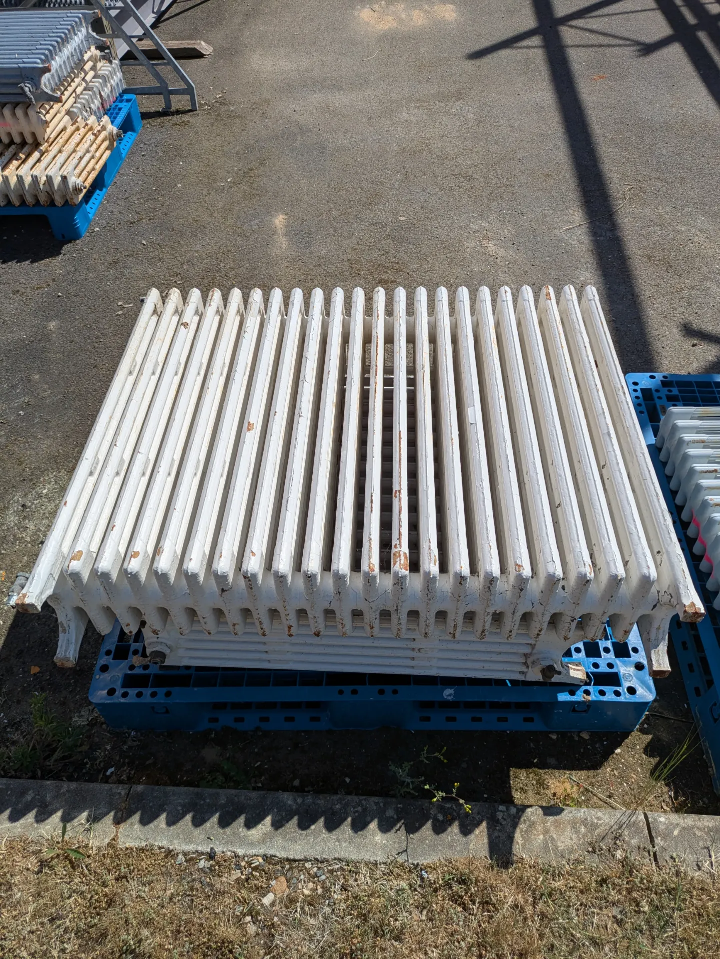 Radiateur fonte avec pieds 22 éléments