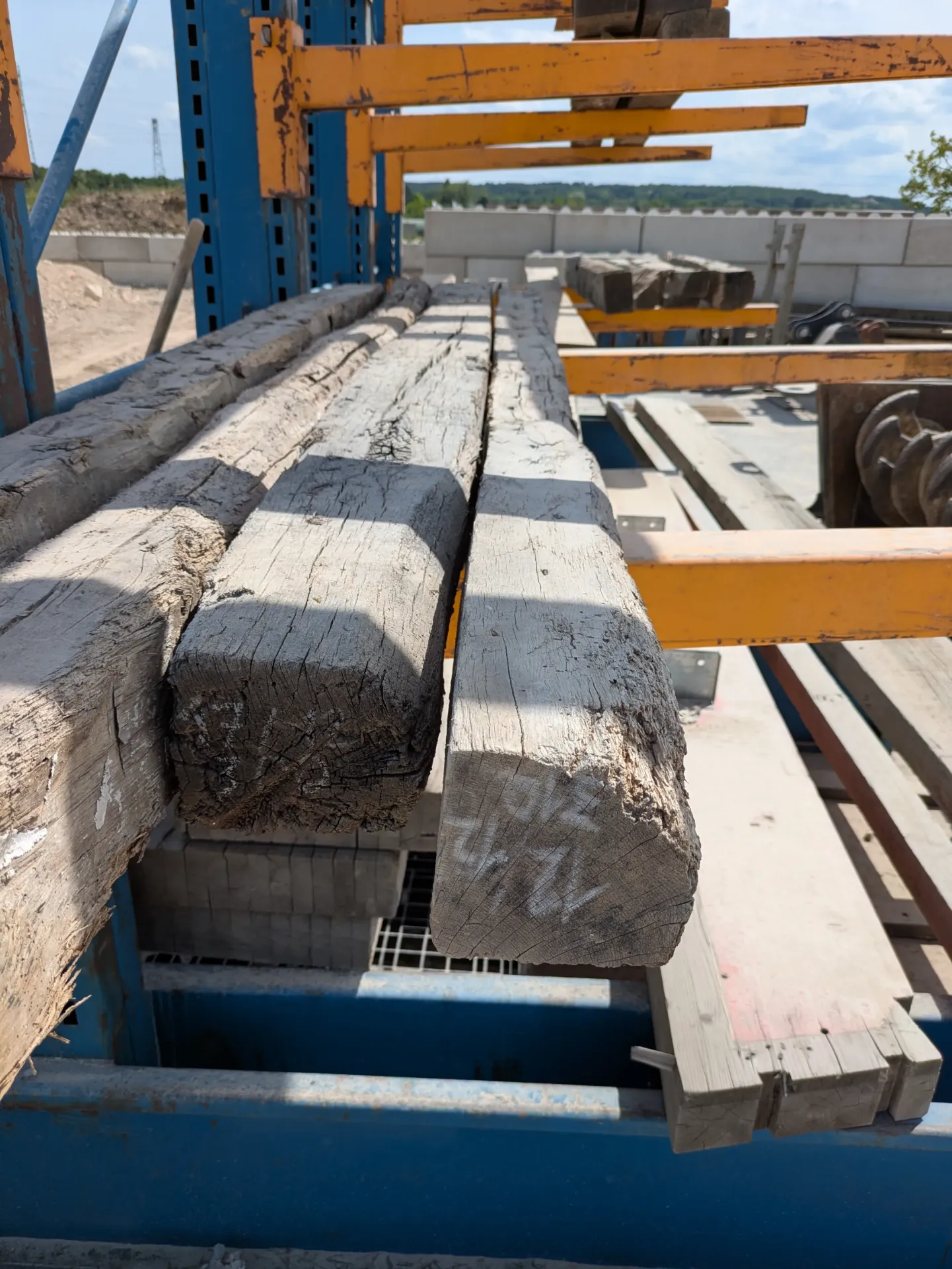 Poutre en chêne 2m70 section: 14cm x14cm à 19cm x 19cm