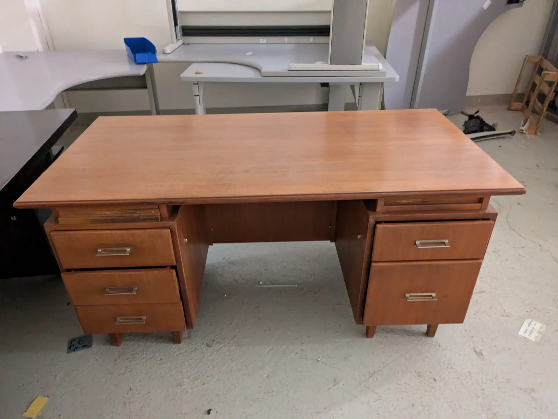 Bureau en bois