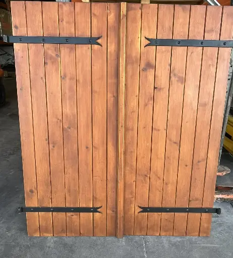 Volet en bois 2 battant l 120 cm x H 138 cm