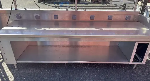 Plan de travaille de self en inox L 3,00 m l 1,15 m H 1,30 m