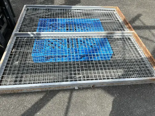 Cloison grillagée en acier l 186 cm H 198 cm